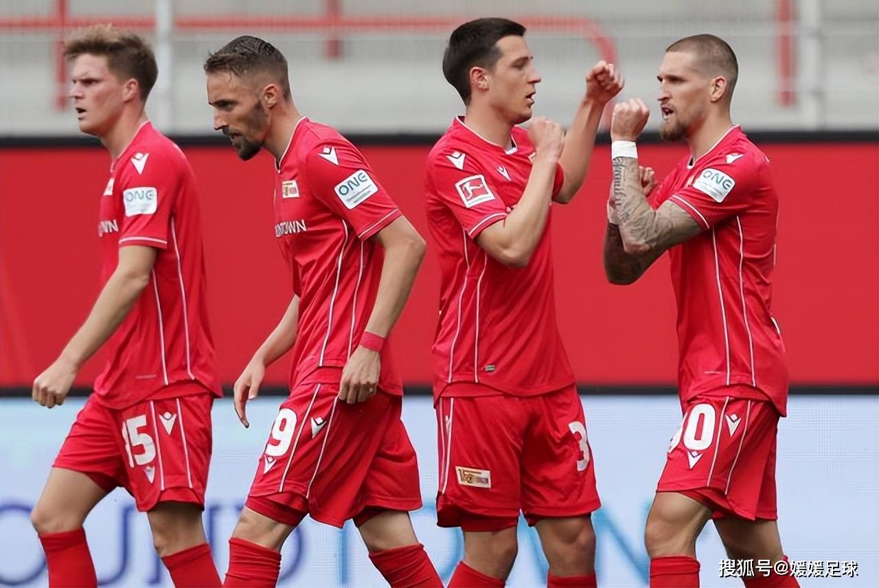 夏洛特黄蜂赛前单刀错失冲刺阶段阿贾克斯备战德国杯，这操作让人直呼：冲刺阶段费耶诺德调整名单以备意大利杯的简单介绍